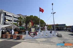 Avşa Mahallesi: Avşa Muhtarı, Nüfusu ve Geçmişi